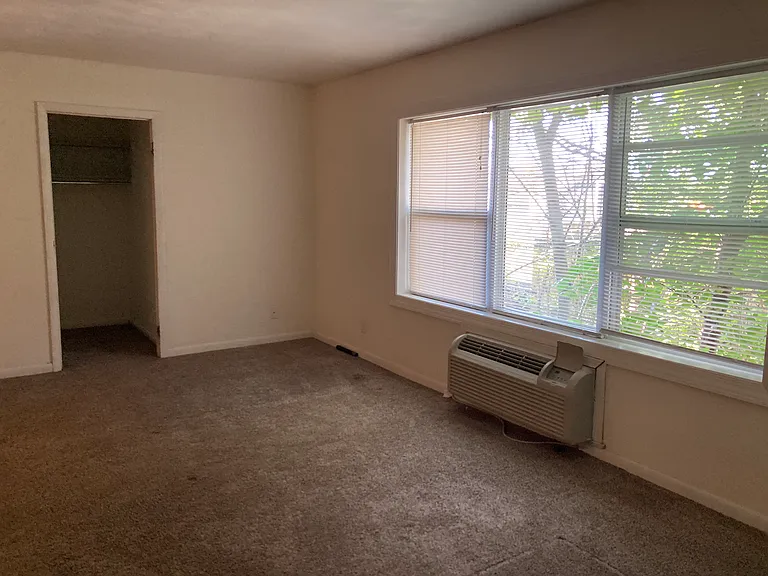 151 W Lincoln Hwy #0 — Photo 1
