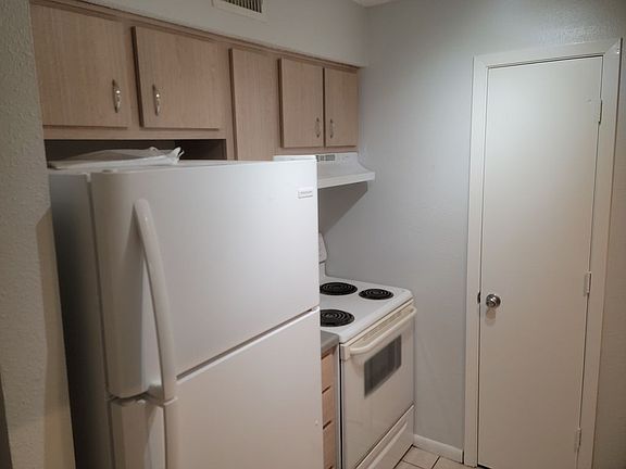 3rd image of 1516 Bay Area Blvd APT E7