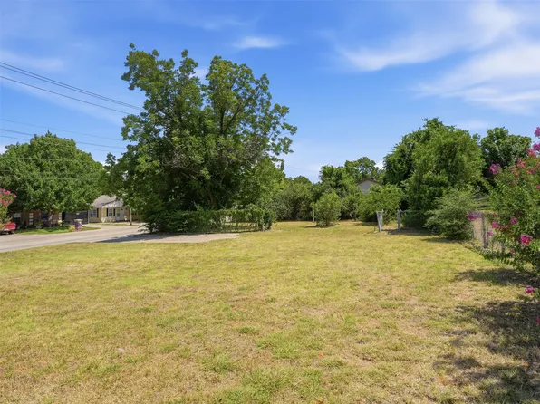 632 Bluebonnet Dr, Hurst, TX 76053