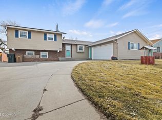 3205 Alberta Dr, Gillette, WY 82718