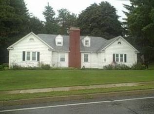 69 Southwestern Dr, Jamestown, NY 14701
