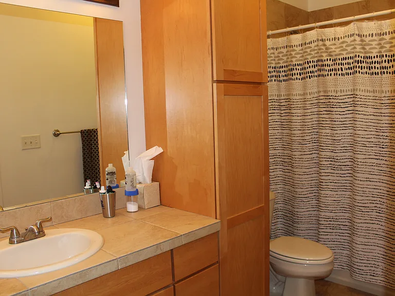 1008 W 3rd St #A — Photo 5