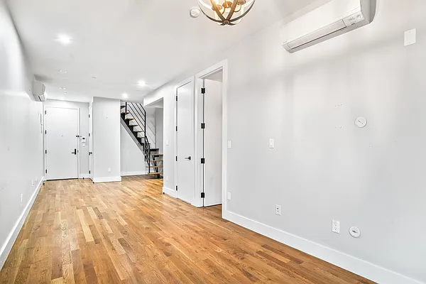 Rented by Compass | media 29