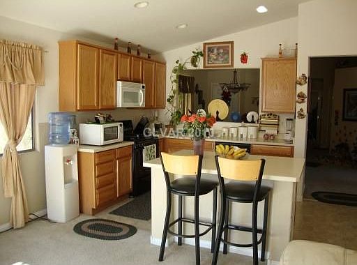 3rd image of 1813 E El Campo Grande Ave