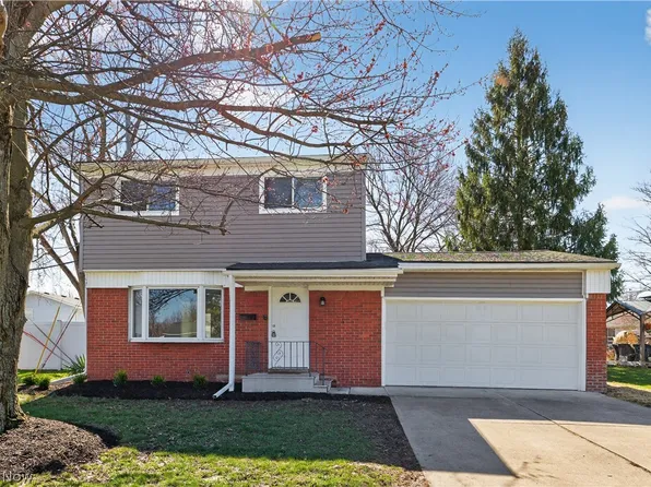 727 Fairwood Blvd, Elyria, OH 44035