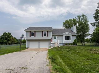 5740 W 201st St, Stilwell, KS 66085