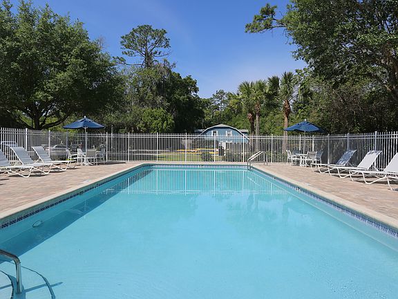 5th image of 2701 NE 7th St #10206