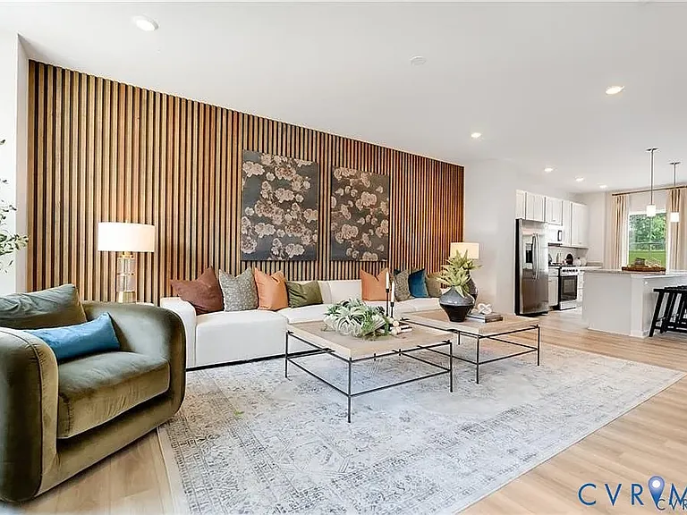 8728 Pioneer Hill Dr — Photo 15