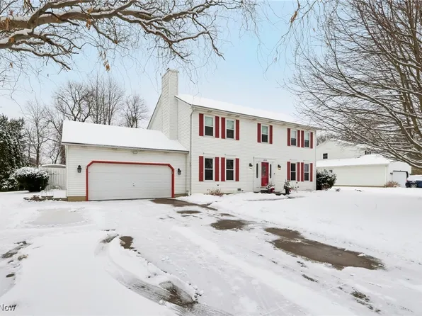 2233 Holly Ln, Avon, OH 44011