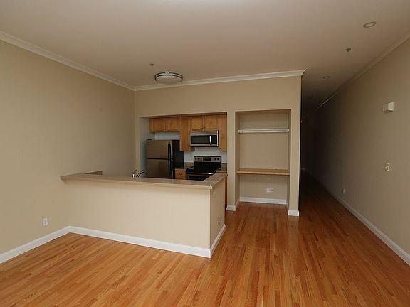 5th image of 3322 Buchanan St APT 309