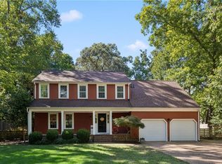 609 Woodland Dr E, Yorktown, VA 23692