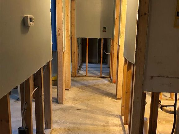 4th image of 17541 Ashton Ave