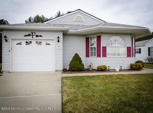 33 Stockport Dr, Toms River, NJ 08757