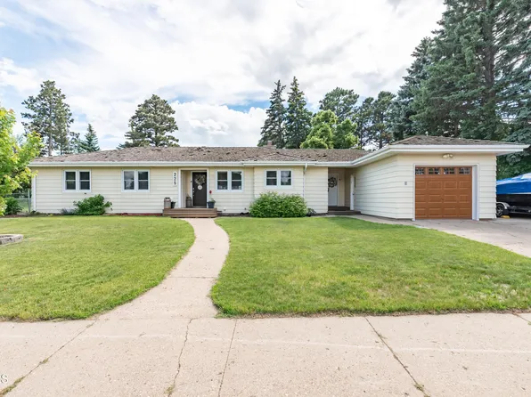 225 Tower Ave, Bismarck, ND 58501