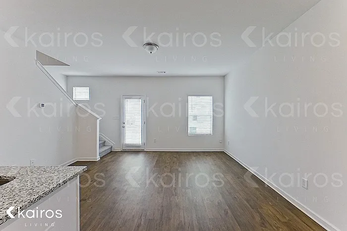 223 Long Island Dr — Photo 5
