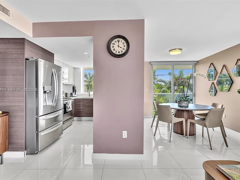 9901 E Bay Harbor Dr #403 — Photo 14