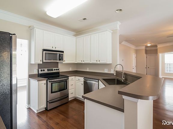 3rd image of 3394 Middlesboro Ave