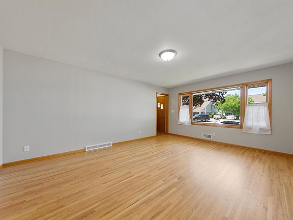 3rd image of 108 Paquin St E