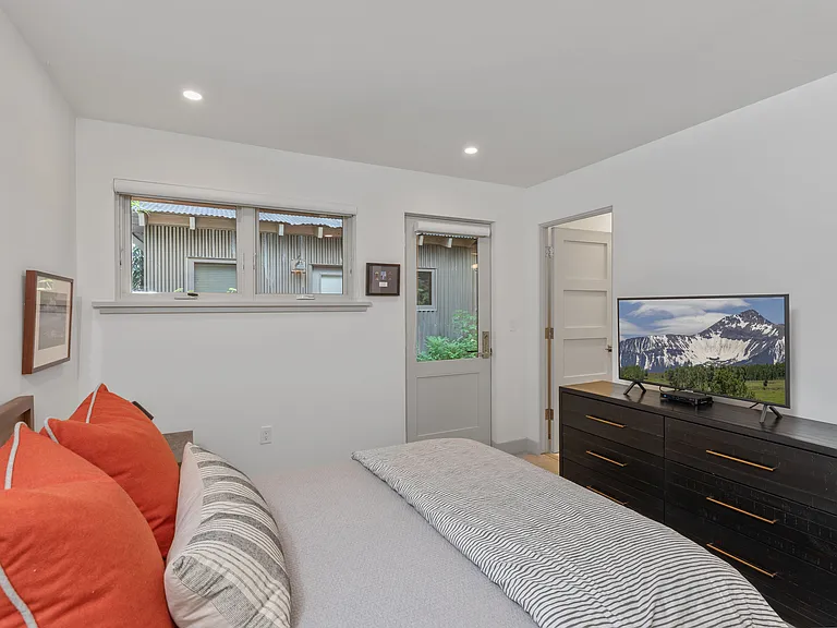 240 S Mahoney Dr #8 — Photo 17