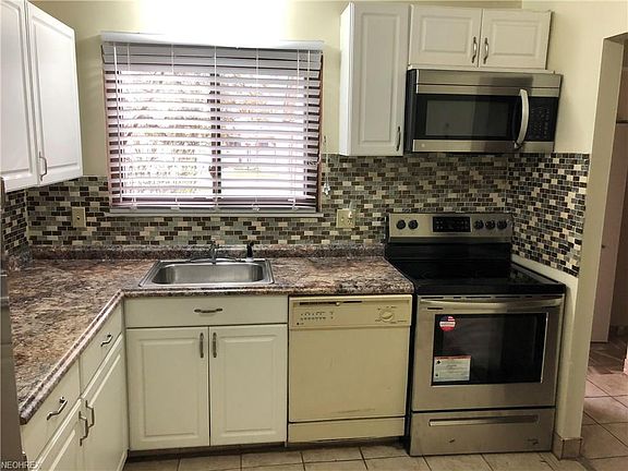 3rd image of 5565 Treetop Ct #132