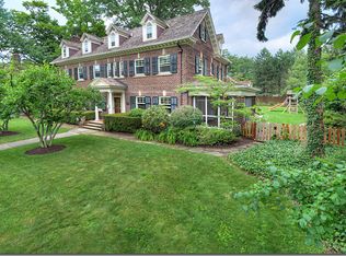 2931 Sedgewick Rd, Shaker Heights, OH 44120