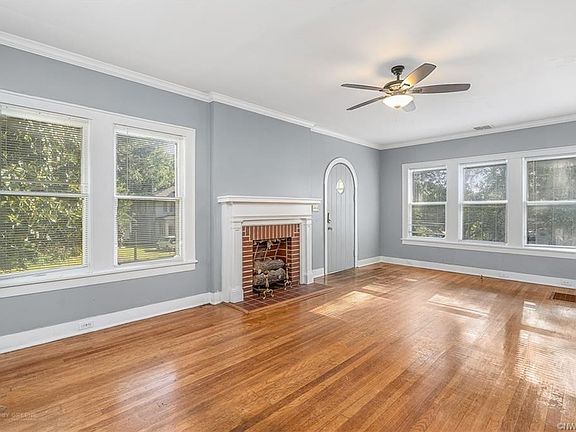 3rd image of 622 Dalzell St