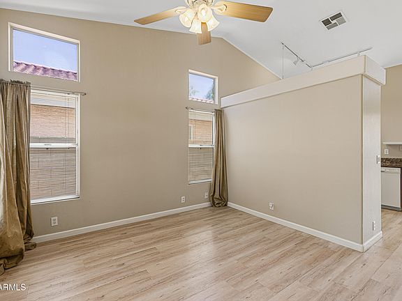 4th image of 3231 E MENADOTA Drive