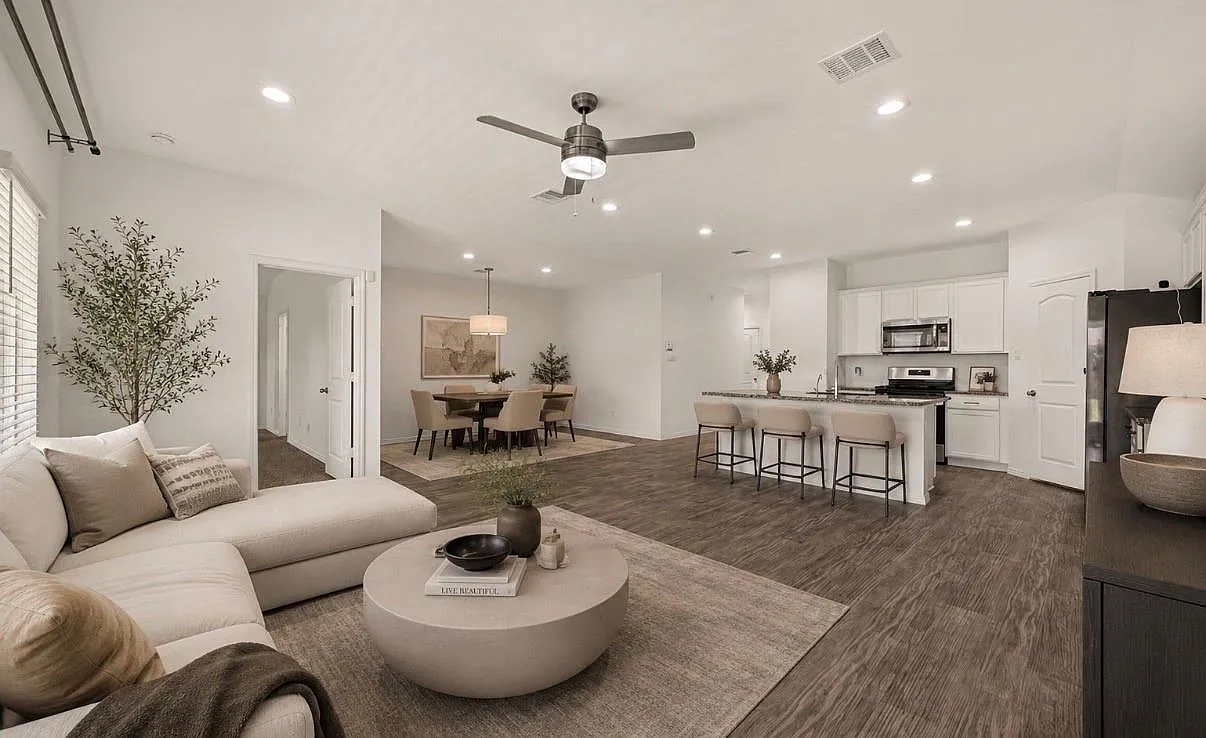 4 bed, 2.0 bath, 1831 sqft, $2,250 — Photo 1
