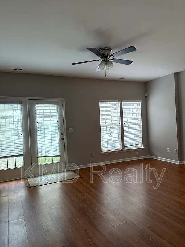 2 bed, 2.5 bath, $1,595 — Photo 4