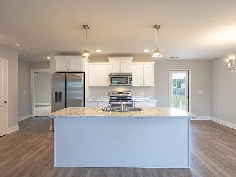 7020 White Pine Ave — Photo 2