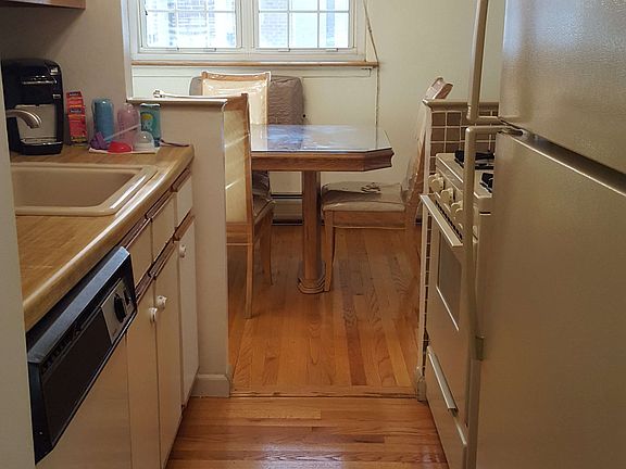 5th image of 414 Maryland Ave #3B