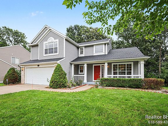 2nd image of 3689 Maplehurst Dr SE