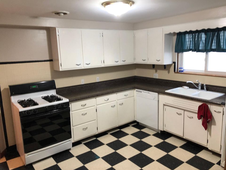 1st image of 80 Eiseman Ave #1