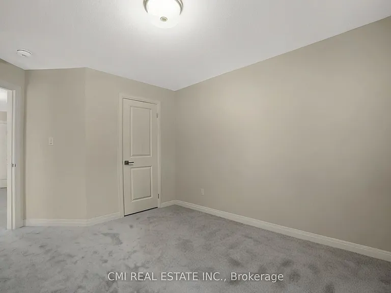 3742 Sunbank Cres — Photo 20
