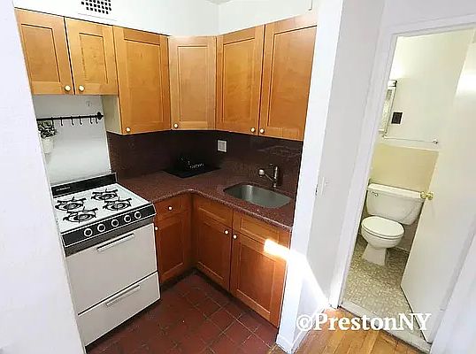 4th image of 1369 1st Ave APT 5D