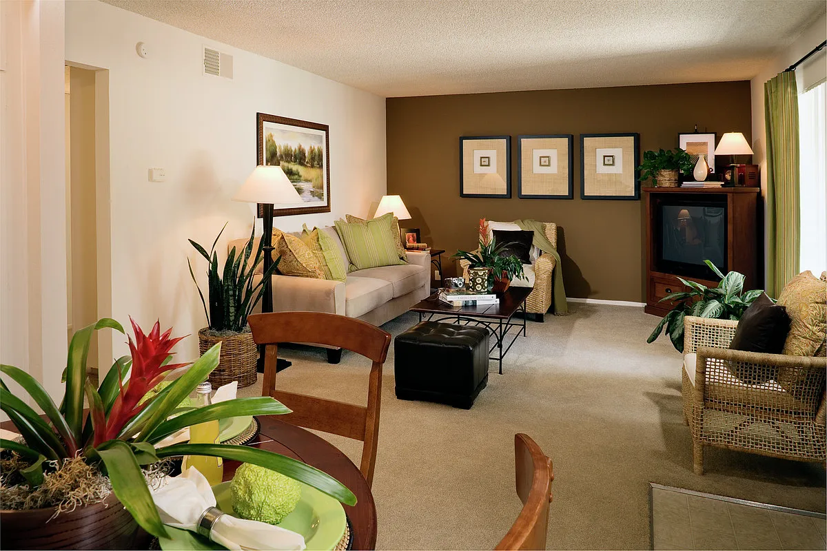 Deerfield Apartment Homes — Photo 3