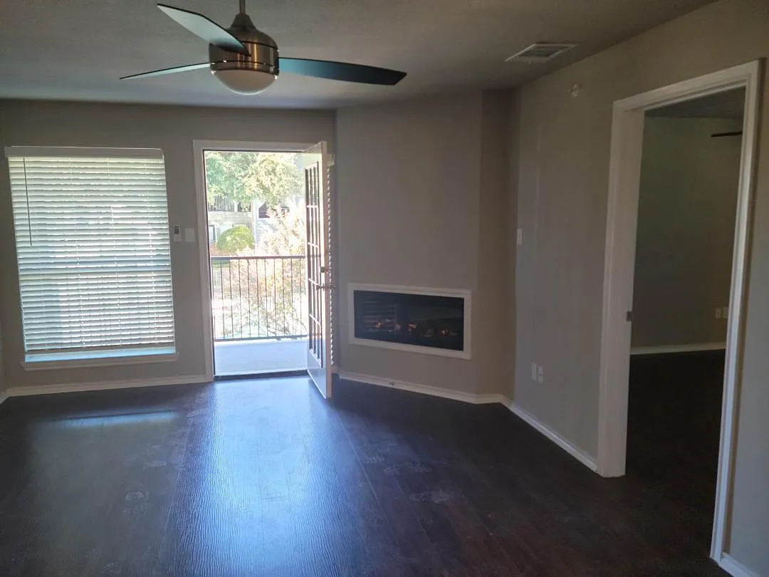Building Photo - 6108 Abrams Rd #516