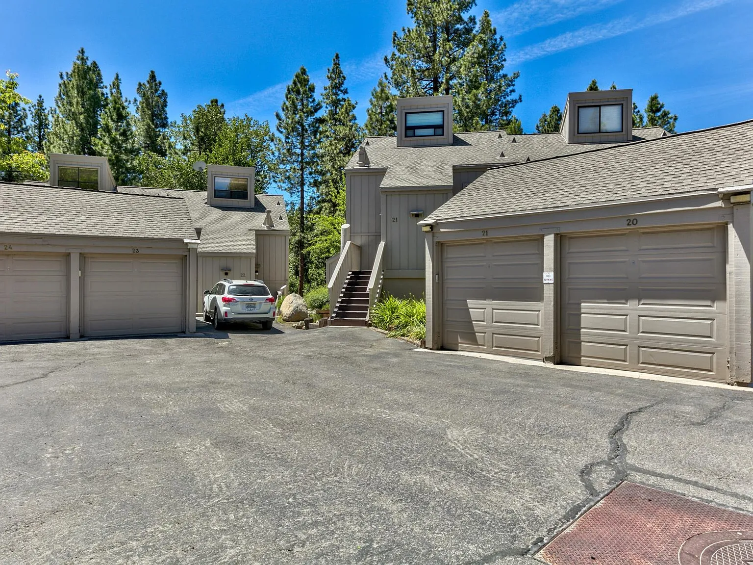 2 bed, 1672 sqft, $3,600 — Photo 4