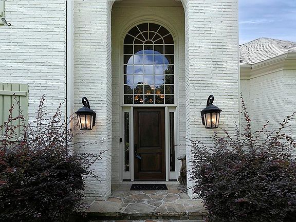 3rd image of 665 Falls Lake Dr