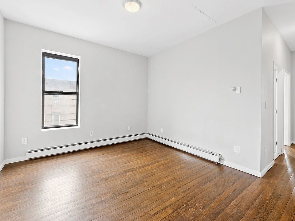 1st image of 426 Bainbridge St #1A