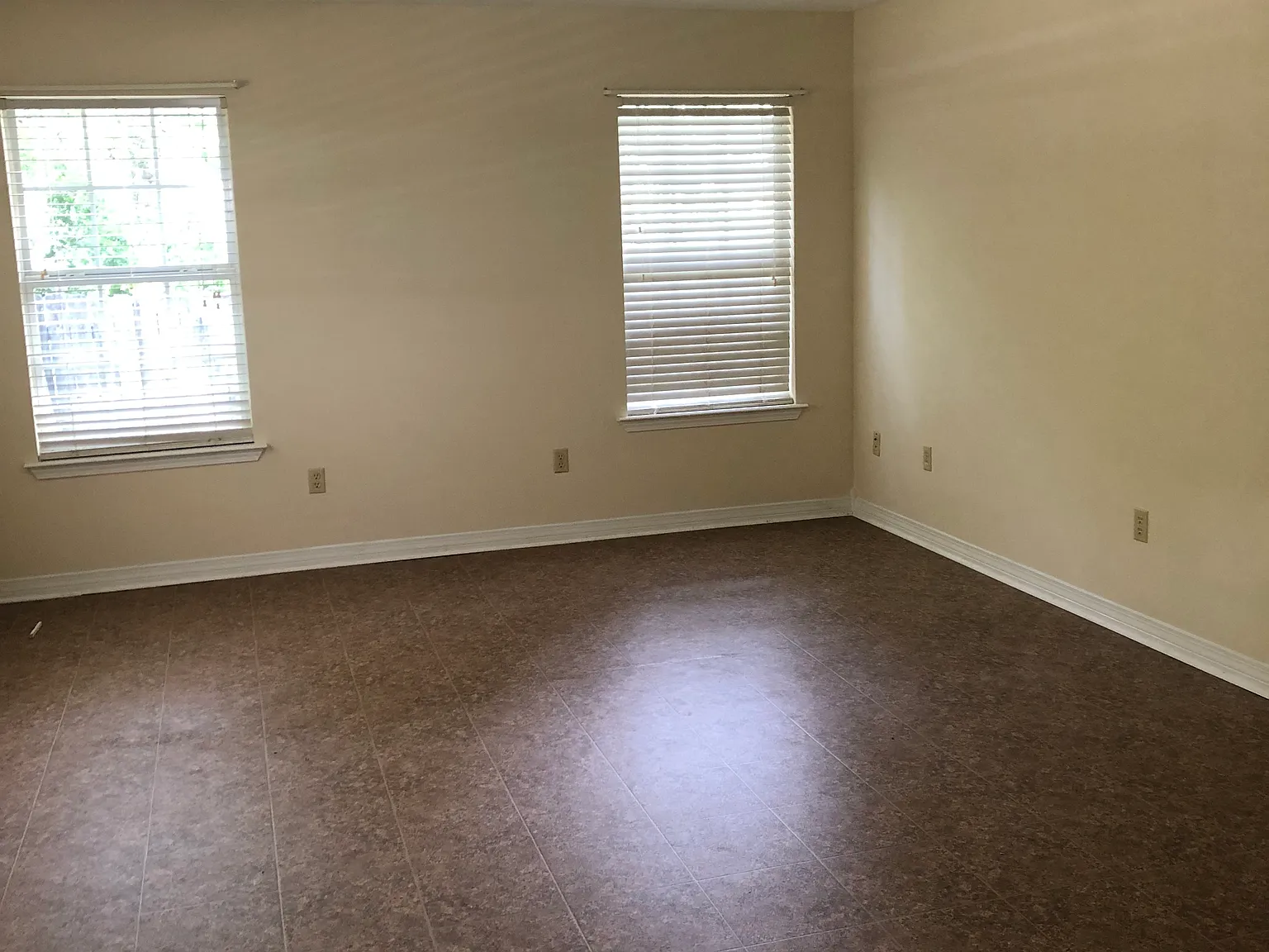 2 bed, 1230 sqft, $1,300 — Photo 2
