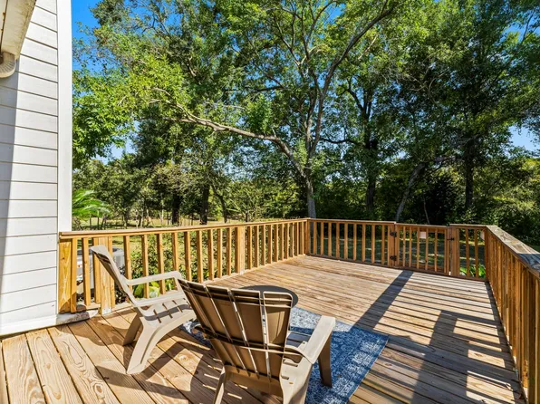 71 Hideaway Dr, Friendswood, TX 77546