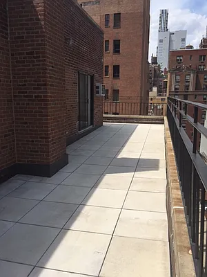 Rented by Solil Management | media 10