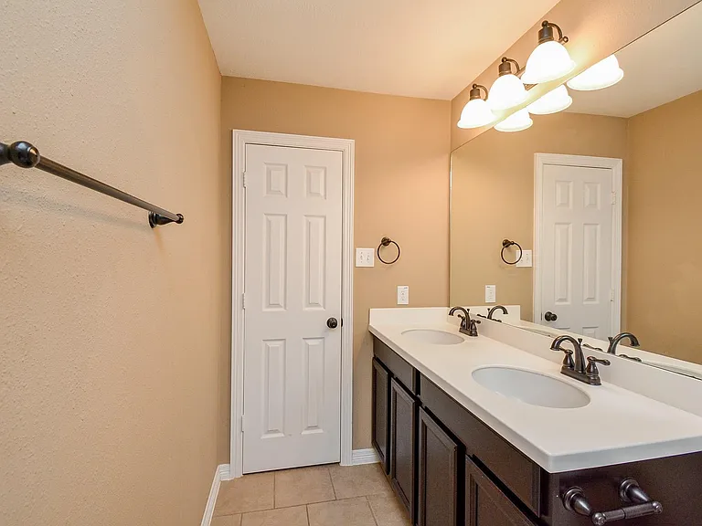 26406 Harmony Mill Ct — Photo 32