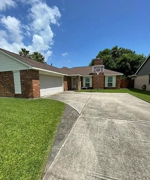 10923 Birch Dr — Photo 2