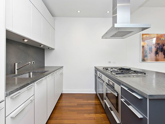 2nd image of 101 Warren St #7J