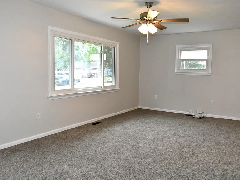 219 Woodhaven Rd — Photo 5