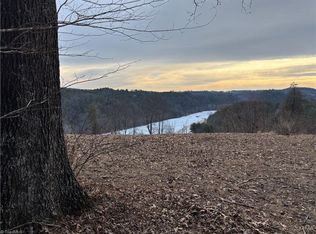 4833 Riverside Dr, Independence, VA 24348