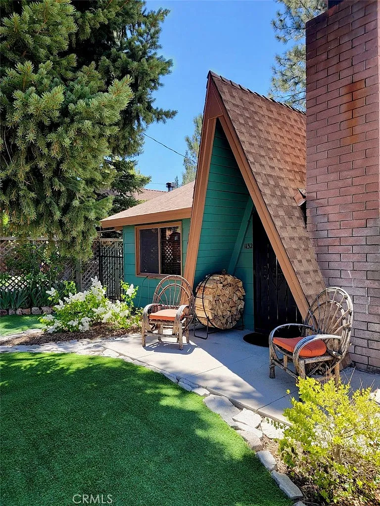 2 bed, 660 sqft, $1,800 — Photo 1