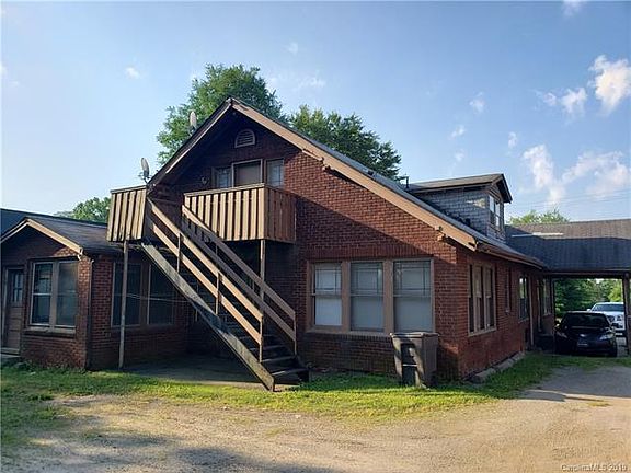 3rd image of 902 W Front St